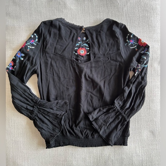 Xhilaration NWOT Black Long Bell Sleeve Blouse Top - Picture 11 of 12